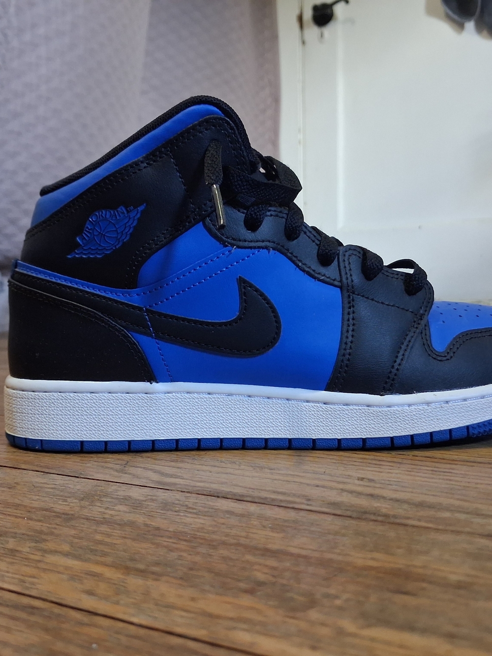 Nike Air Jordan 1 Mid GS Black Royal Blue DQ8423-042 Size 7Y (Fits Women’s 8.5)